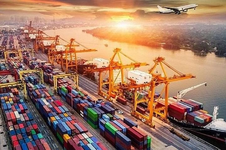 Kinh tế khởi sắc nhờ hoãn thuế 90 ngày, mục tiêu tăng trưởng GDP trên 8% vẫn rất áp lực
