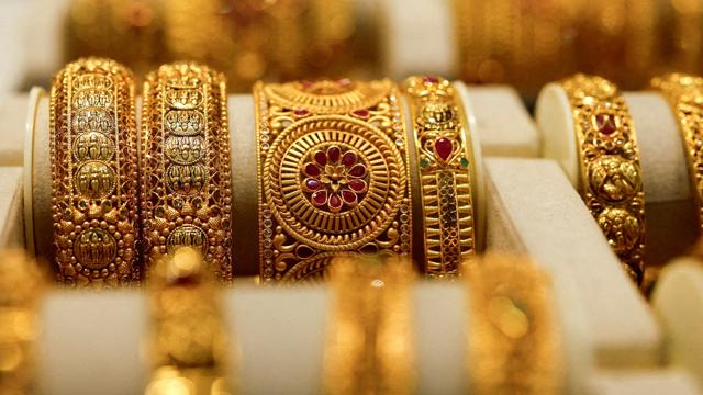 Giá vàng thế giới tiếp tục giảm