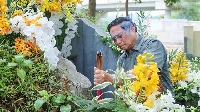 Thủ tướng Chính phủ tri ân các anh hùng liệt sỹ tại 'tọa độ lửa' năm xưa