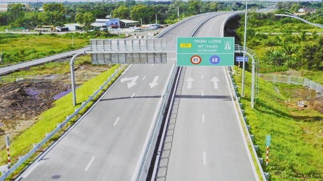 Khẩn trương đồng bộ biển báo lý trình trên cao tốc Bắc - Nam