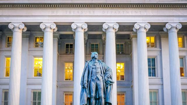 Thâm hụt ngân sách của Mỹ giảm nhờ thu thuế quan cao kỷ lục