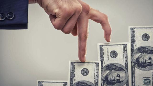 Dòng tiền toàn cầu đổ vào các quỹ ETF cổ phiếu Mỹ, rút ròng khỏi Việt Nam