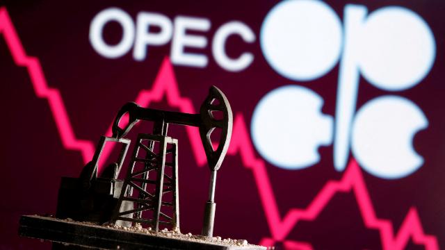 Lo thừa dầu, OPEC+ ngừng tăng sản lượng từ năm tới