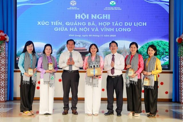 Hà Nội - Vĩnh Long đẩy mạnh hợp tác phát triển du lịch