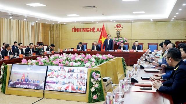 Kinh tế Nghệ An tăng tốc cuối năm, thu ngân sách vượt 61,2% dự toán