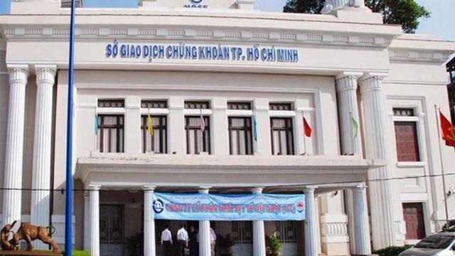 Từ năm 2026, tổ chức niêm yết triển khai thực hiện công bố thông tin bằng tiếng Anh