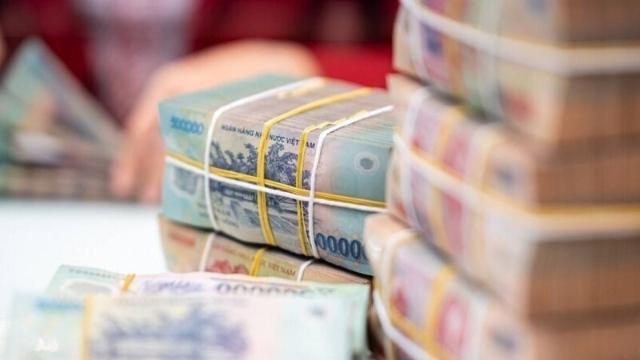 Lãi suất liên ngân hàng qua đêm giảm mạnh, kỳ hạn 1 tháng bật tăng trở lại