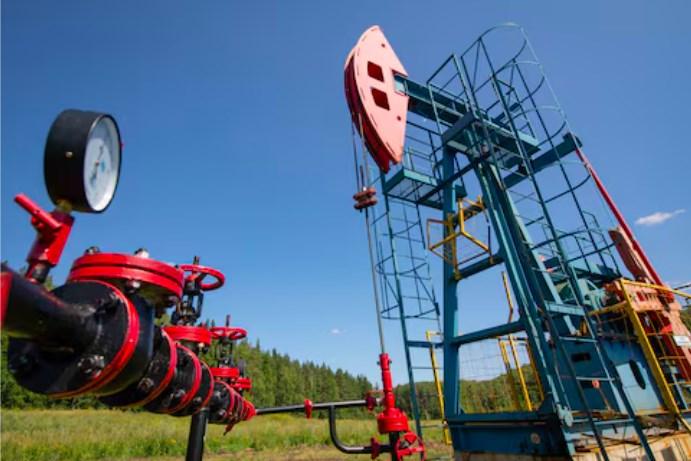 Giá xăng dầu hôm nay 4/2: Bật tăng trở lại