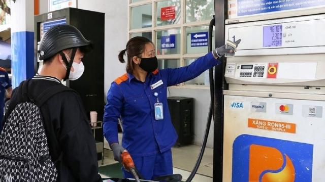 Giữ nguyên giá xăng dầu nhờ Quỹ Bình ổn