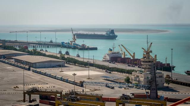 Lo thiếu lương thực, Iran cho phép tàu chở ngũ cốc đi qua eo biển Hormuz