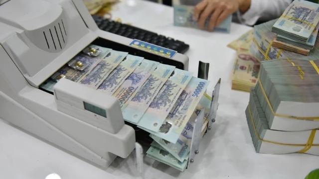 Lãi suất liên ngân hàng lên 10%/năm