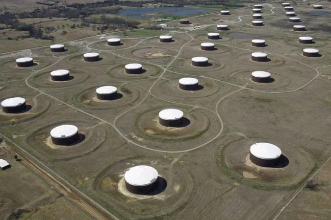 Giá xăng dầu hôm nay 31/3: Dầu thô Mỹ vượt 100 USD/thùng lần đầu kể từ 2022