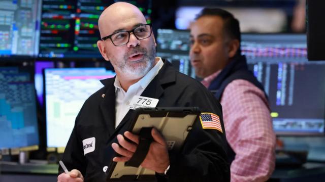 Chứng khoán Mỹ tăng bùng nổ sau loạt tin tốt về Mỹ - Iran, giá dầu quay đầu giảm