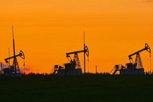 Giá xăng dầu hôm nay 3/4: Dầu WTI tăng 11% sau tuyên bố của ông Trump về xung đột sẽ tiếp tục kéo dài