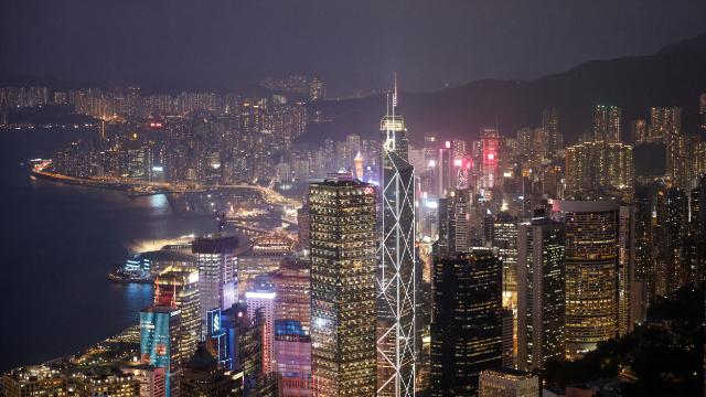 Giá xăng ở Hồng Kông đắt nhất thế giới