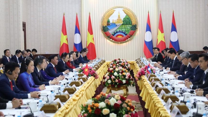 Thường trực Ban Bí thư Trần Cẩm Tú hội kiến Thủ tướng Lào