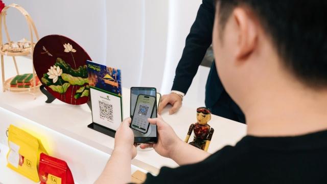 Dịch vụ thanh toán QR "xuyên biên giới" trên ứng dụng VCB Digibank