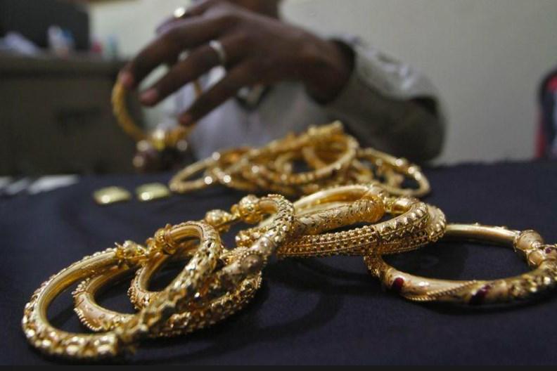 Giá vàng hôm nay 14/4: Vàng SJC, vàng nhẫn quay đầu tăng mạnh tới 2 triệu đồng/lượng