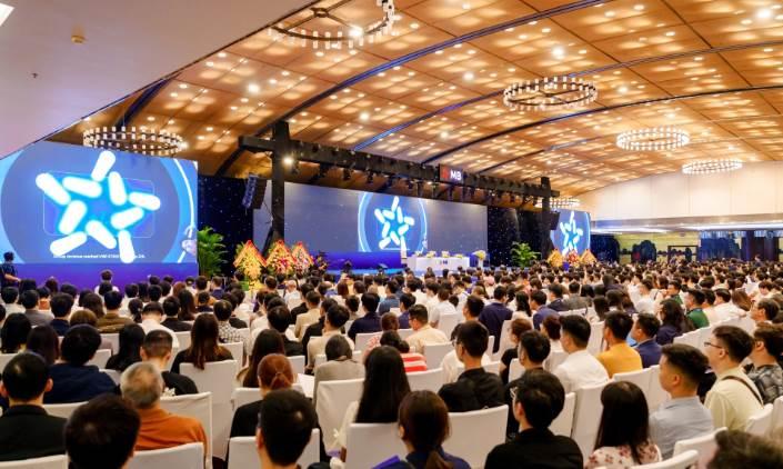 MBB: Tăng trưởng tín dụng vượt huy động vốn: Rủi ro hay cơ hội lớn cho MB?