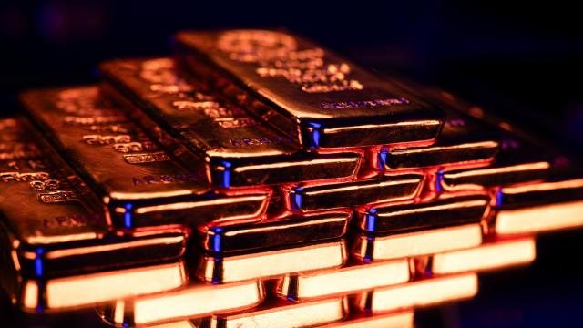 Giá vàng sụt mạnh khi căng thẳng Mỹ - Iran leo thang trở lại