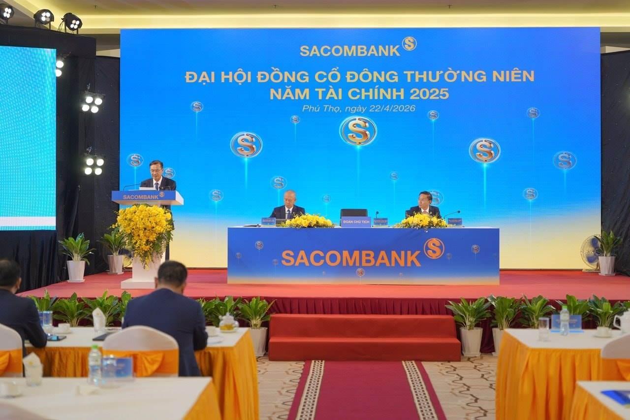 STB: ĐHĐCĐ Sacombank: Lãnh đạo ngân hàng giải đáp loạt vấn đề về tái cơ cấu, xử lý cổ phần của ông Trầm Bê, chiến lược kinh doanh,...