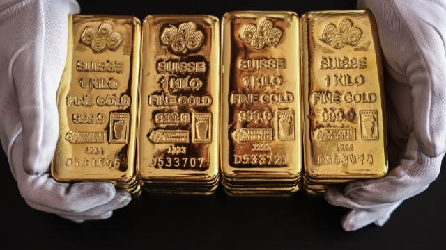 Giá vàng trồi sụt khi căng thẳng ở Vùng Vịnh leo thang, SPDR Gold Trust xả hơn 9 tấn