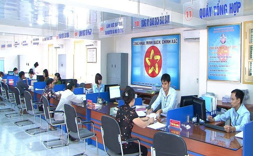 Chính phủ bãi bỏ 890 điều kiện kinh doanh, đơn giản hóa hàng trăm thủ tục hành chính