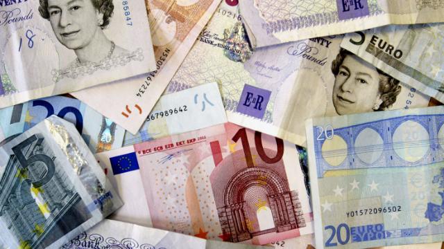 'Tiến thoái lưỡng nan' vì chiến tranh, ECB và BOE cùng giữ nguyên lãi suất