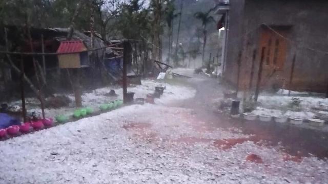 Dự báo nguy cơ mưa đá sẽ tiếp tục xuất hiện thời gian tới và dấu hiệu nhận biết