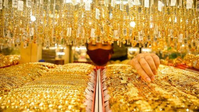 Chênh lệch giá vàng trong nước và thế giới sụt gần 48% sau khi lập đỉnh giữa tháng 3