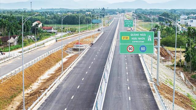 Bộ Xây dựng đề xuất ưu tiên mở rộng các tuyến cao tốc 2 làn xe