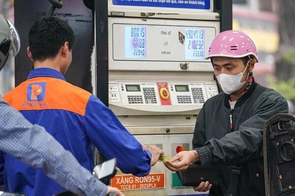 Điều chỉnh giá xăng dầu từ 15h