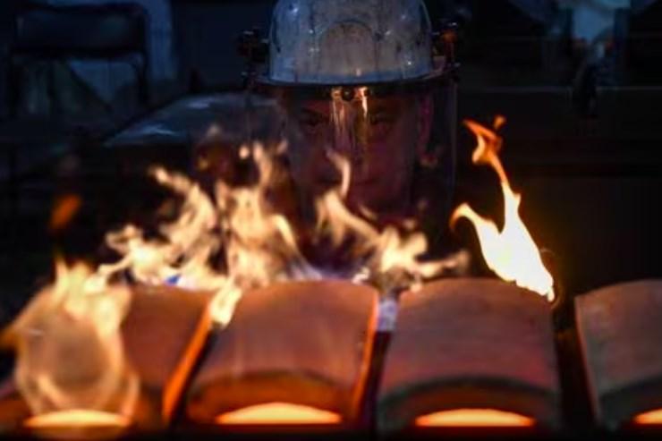 Giá vàng hôm nay 3/6: Vàng SJC và vàng nhẫn lao dốc về 157 triệu đồng/lượng