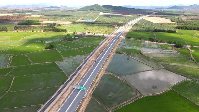 Đẩy nhanh tiến độ hoàn thành cao tốc Khánh Hòa-Buôn Ma Thuột trước ngày 2/9