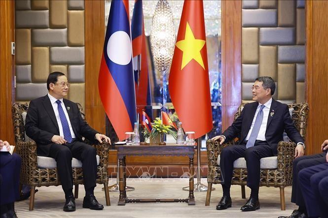 Thủ tướng Lào thăm Việt Nam, thúc đẩy gắn kết chiến lược giữa hai nước