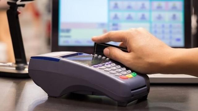 Cảnh giác dịch vụ 'đảo thẻ tín dụng', rút tiền trái quy định qua máy POS