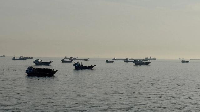 Đàm phán hạt nhân Mỹ - Iran bị hoãn, eo biển Hormuz đối mặt nguy cơ đóng cửa trở lại