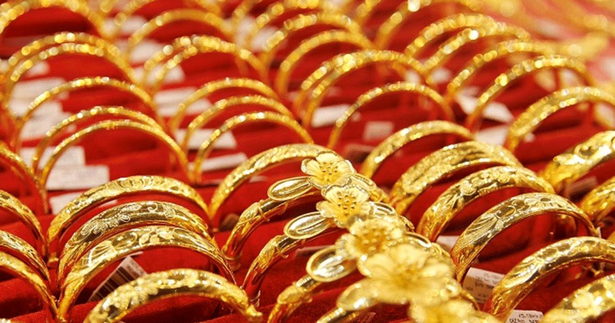 Giá vàng trong nước đồng loạt giảm trên nửa triệu đồng mỗi lượng