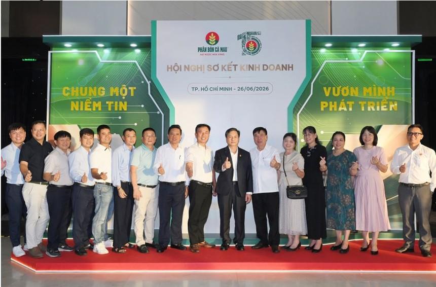 6 tháng, Phân bón Cà Mau (DCM) đạt trên 11.800 tỷ đồng doanh thu