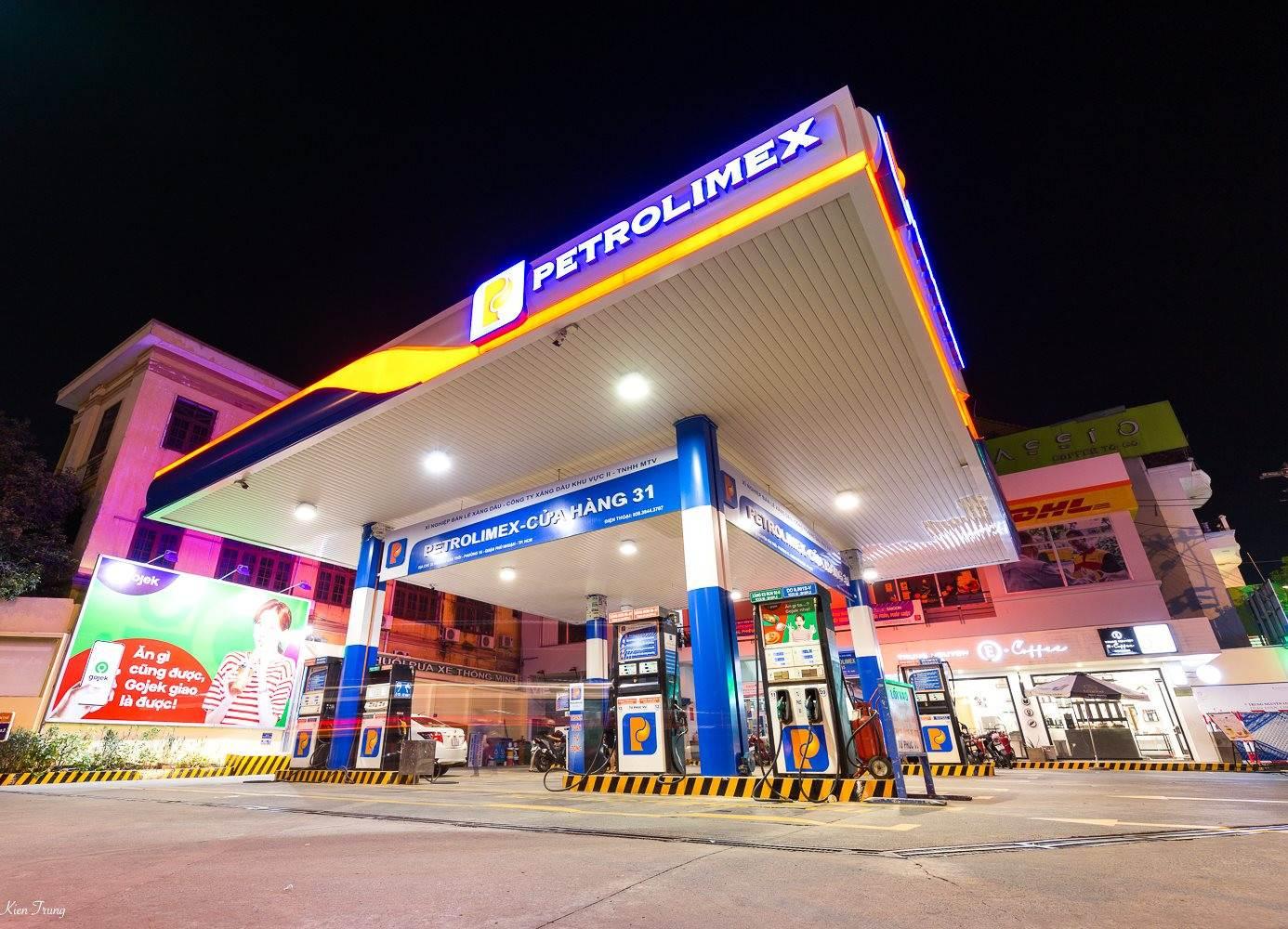 PLX: Trước bước ngoặt lớn: Áp lực rời VN30 và bài toán thu hẹp vị thế trên thị trường