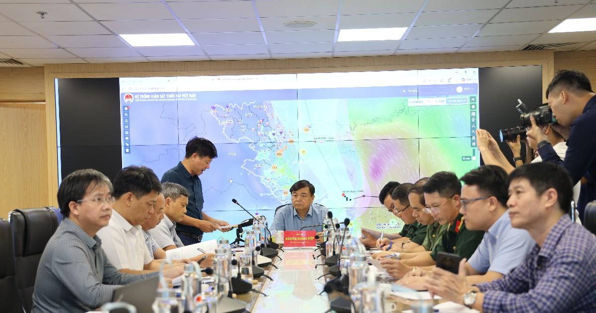 Bão số 1 áp sát, khẩn trương triển khai các phương án ứng phó mưa lũ